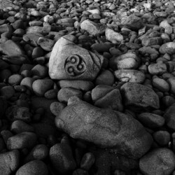 © Philk Dans les rochers, Bretagne