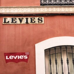 © Philk Street art à Séville, Espagne