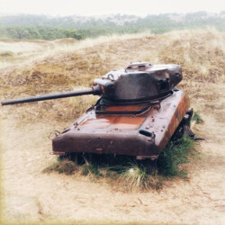 Epave de char Sherman dans les dunes de Biville, Cotentin